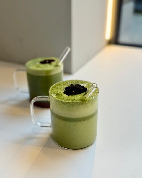 Matcha für gesunde Zähne: Wie das grüne Pulver die Mundgesundheit schützen kann
